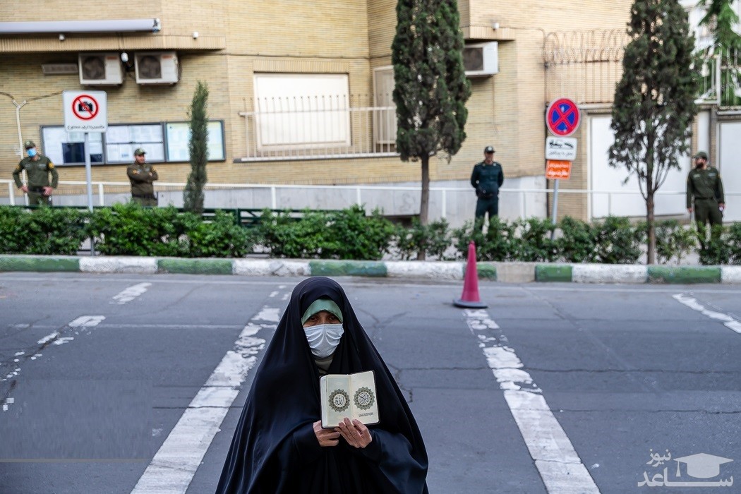 (تصاویر) تجمع دانشجویان مقابل سفارت سوئد در تهران