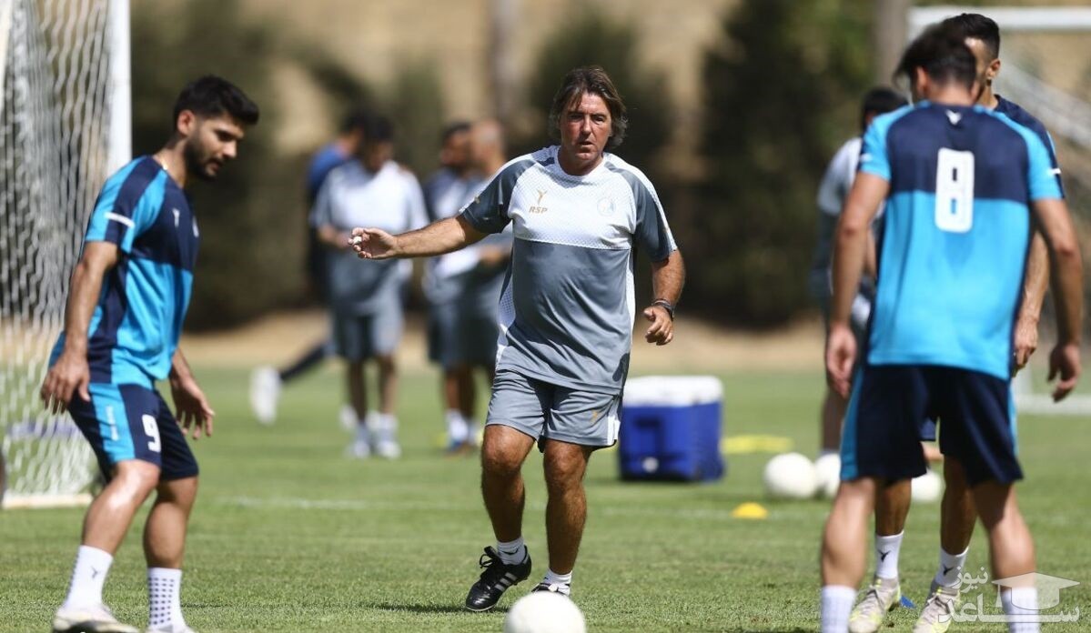 قلم قرمز ساپینتو روی نام چند آبی‌پوش