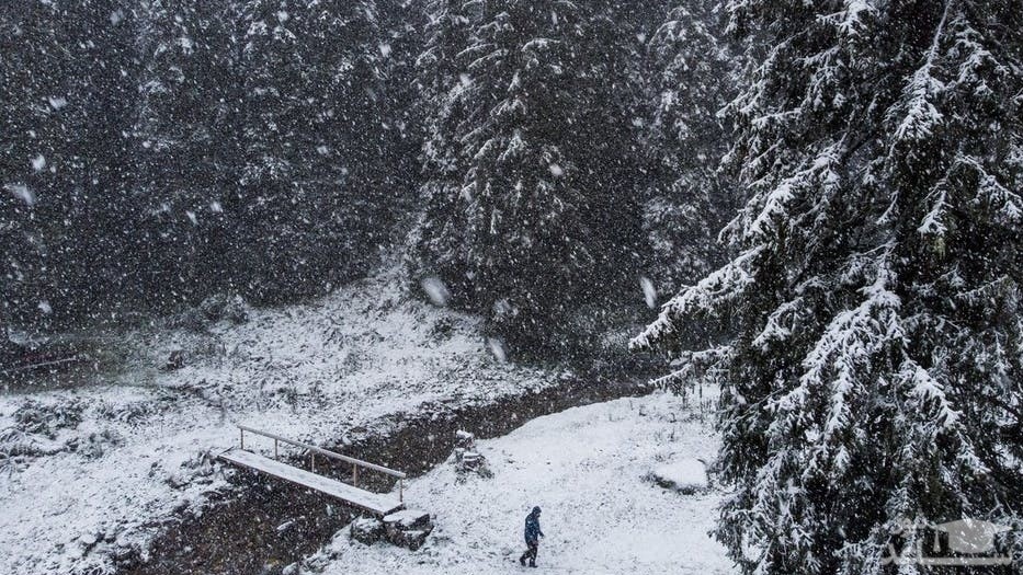 (عکس) بارش برف غافلگیرکننده در سوئیس