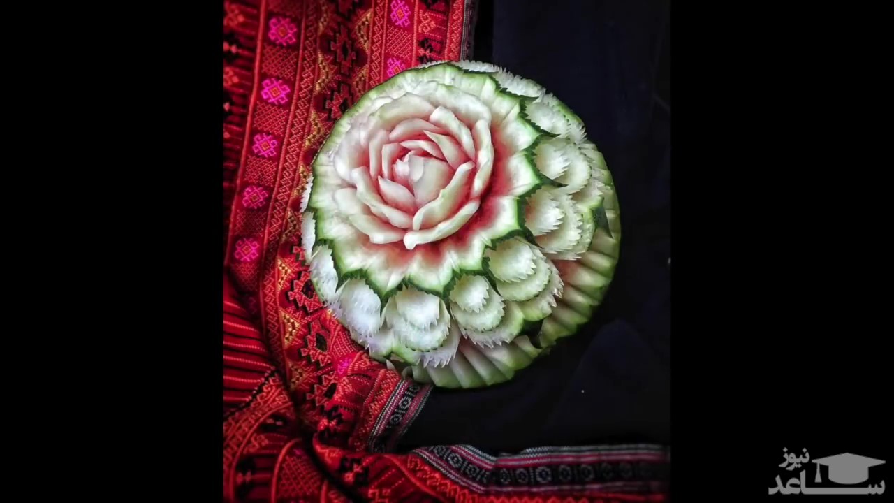 (ویدیو) نحوه تزیین زیبای هندوانه به شکل گل رز برای شب یلدا (شماره 23)