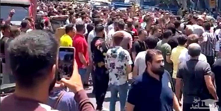 تجمع کسبه امین حضور و خیابان جمهوری تهران به‌دلیل تصمیمات اقتصادی دولت