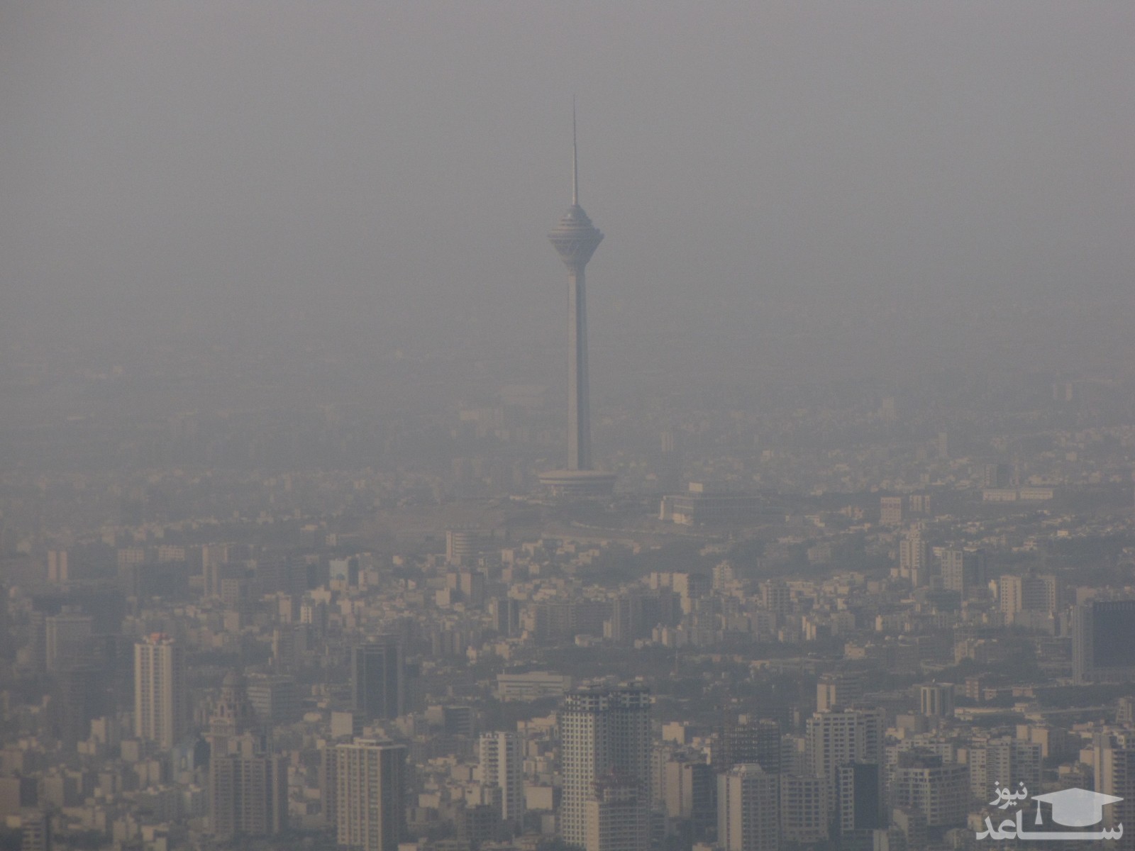 وضعیت قرمز هوای تهران و شرایط اضطراری که دیده نمی‌شود