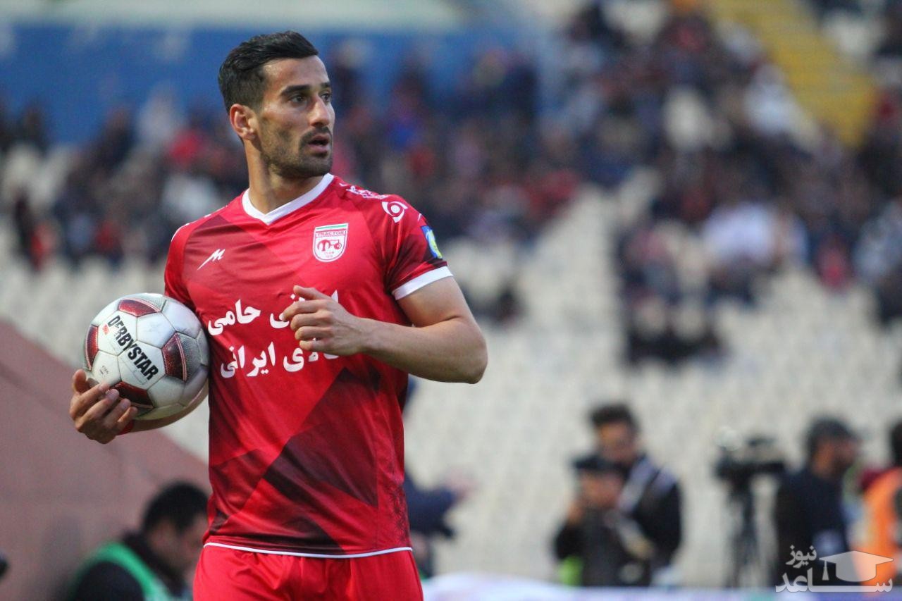 احسان حاج‌صفی در حال بچه‌داری