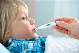 چه عواملی موجب بروز تب در کودکان می‌شود؟