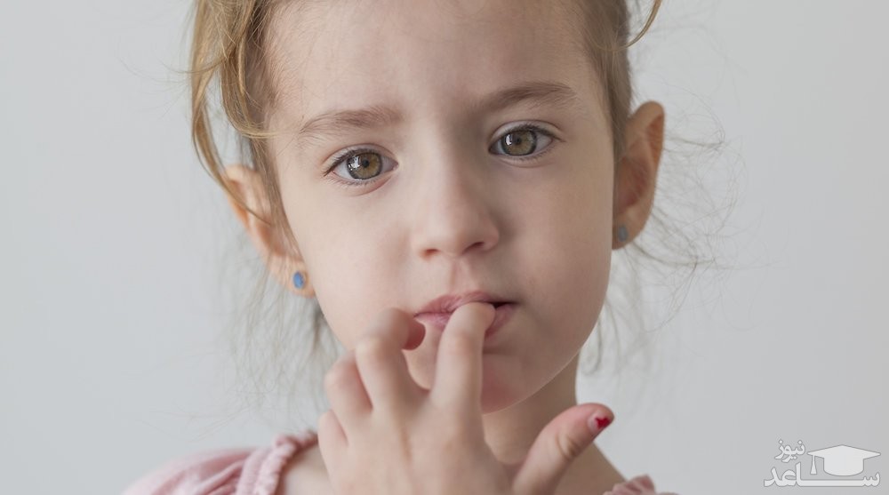 ترک عادت مکیدن انگشت و جویدن ناخن در بچه ها
