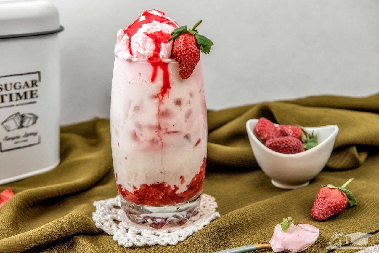 طرز تهیه کرم توت فرنگی بسیار ساده