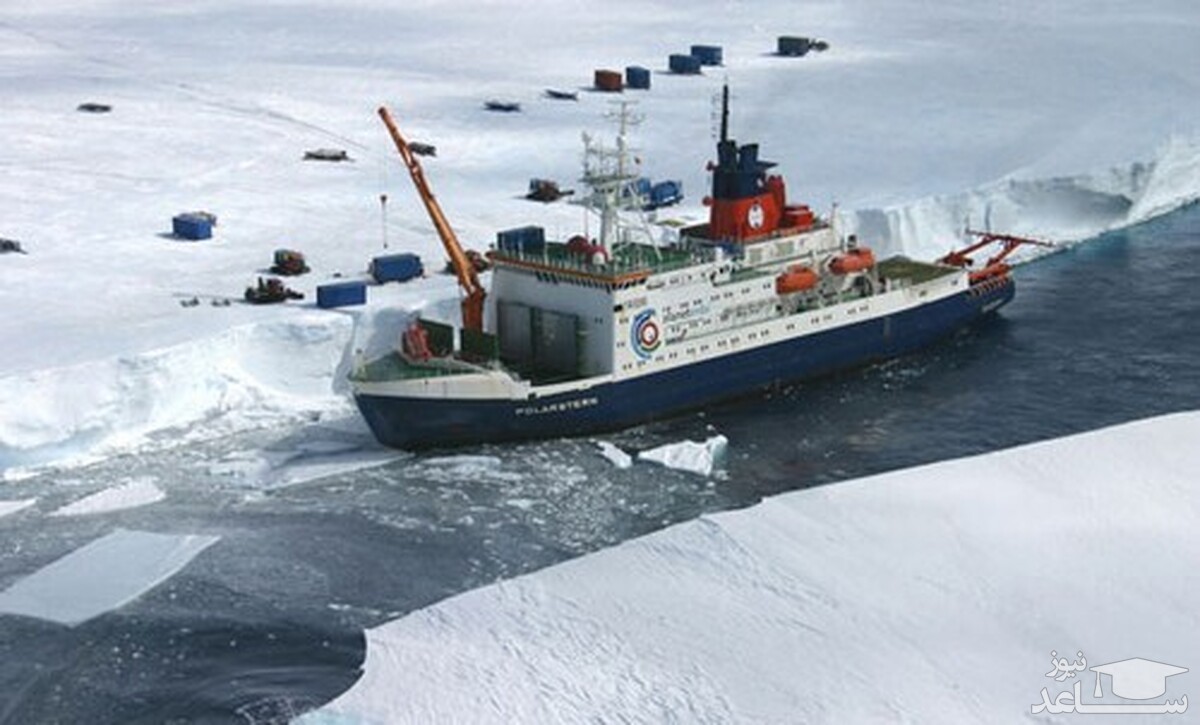 تصاویر آخر الزمانی از کشتی‌های یخ زده در یک دریاچه +فیلم