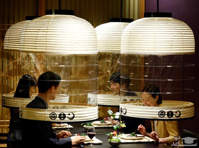 تدابیر مقابله با شیوع ویروس کرونا در رستورانی در شهر توکیو ژاپن/ رویترز