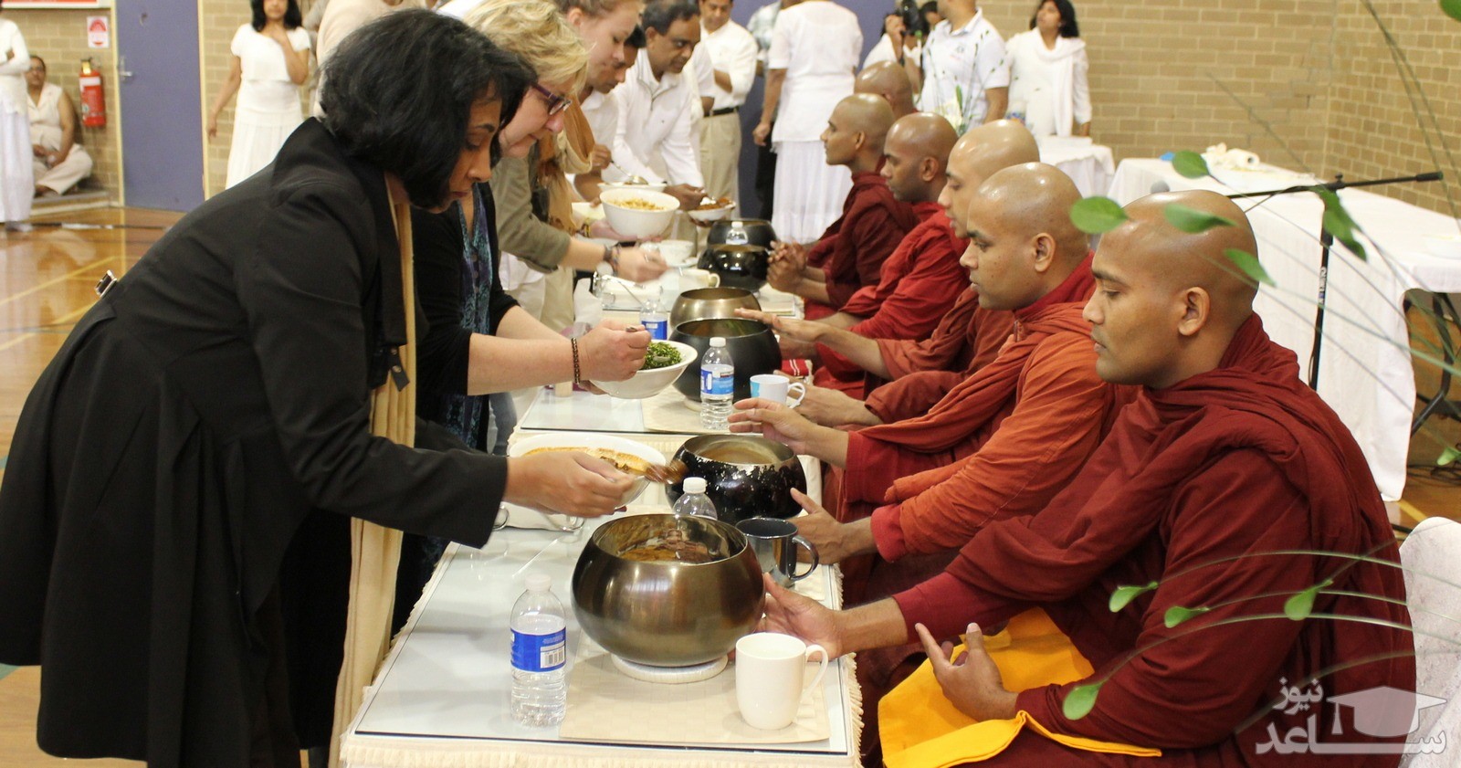 غذا خوردن بودایی ها