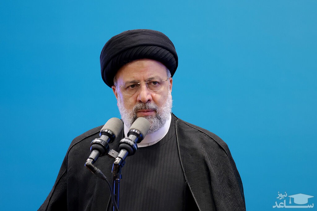 (عکس) حجاب متفاوت دانشجویان دختر در عکس یادگاری با رئیسی