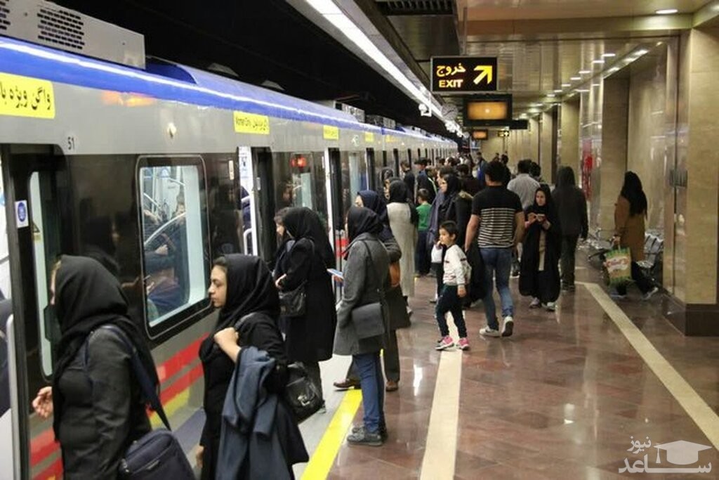 آتش زدن واگن مترو در تهران توسط یک اغتشاشگر/ آخرین وضعیت قطار و ایستگاه صادقیه