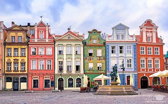 ساختمان های زیبا و رنگارنگ شهر تلچ