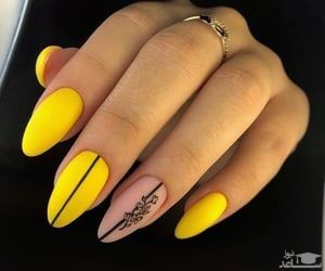 طراحی ناخن با لاک زرد