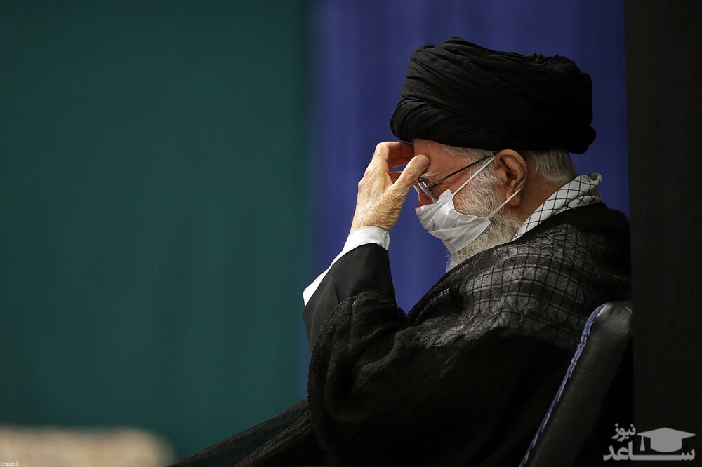 (عکس) عزاداری تک نفره رهبر انقلاب در حسینیه امام