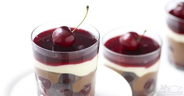 موس سه لایه شکلات و گیلاس