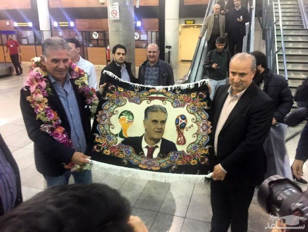 (فیلم) استقبال عجیب مردم از کی‌روش در فرودگاه