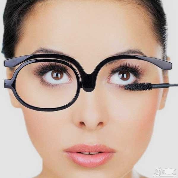 ریمل زدن خانم عینکی