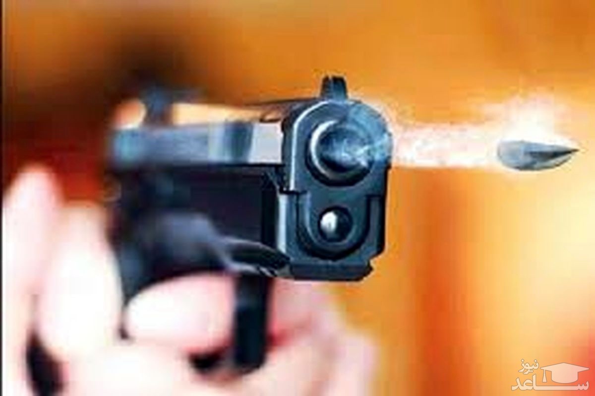(فیلم) تیراندازی دو خودرو وسط اتوبان