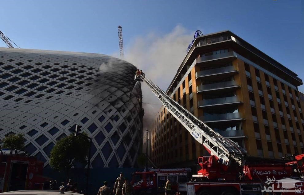 (تصاویر) آتش‌سوزی در ساختمان مشهور منطقه تجاری بیروت