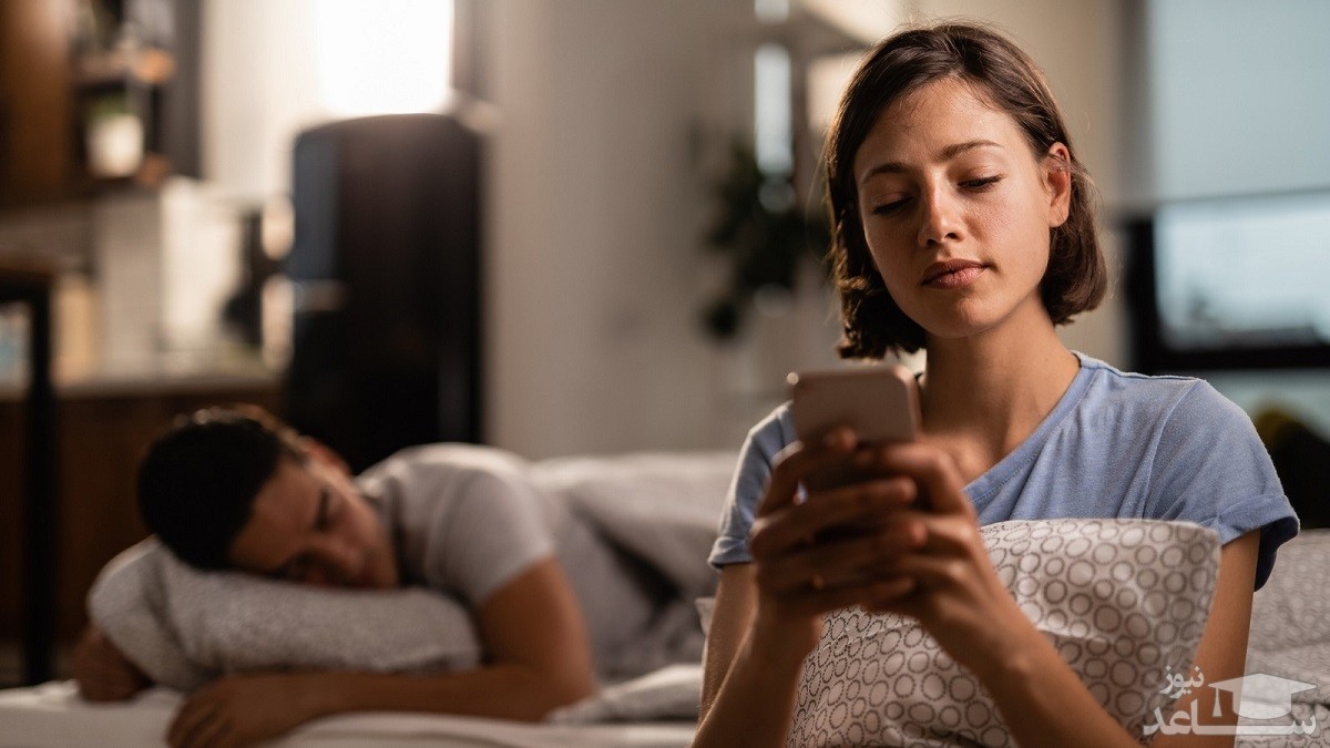 چت کردن یک زن