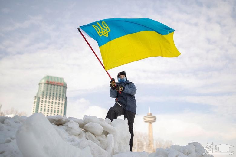 تظاهرات در حمایت از اوکراین و علیه روسیه در آبشار نیاگارا کانادا/ رویترز