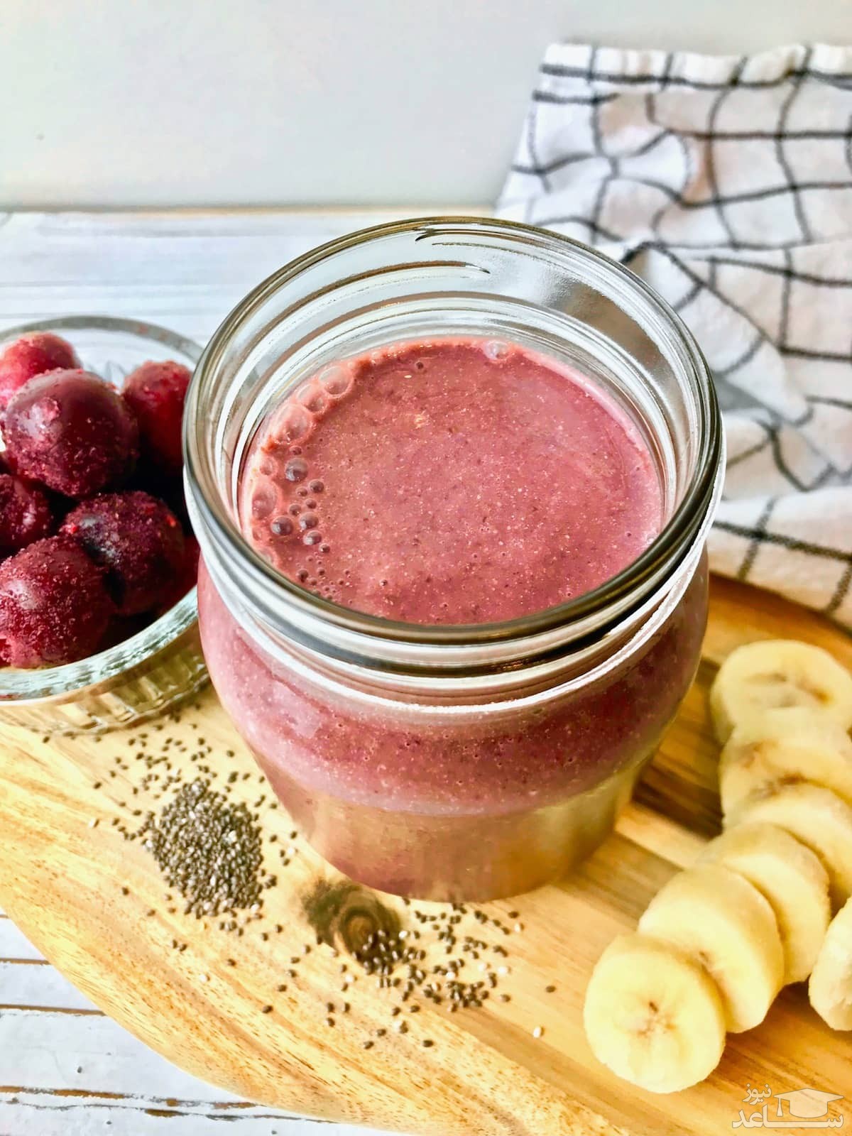 روش تهیه اسموتی با موز و آلبالو