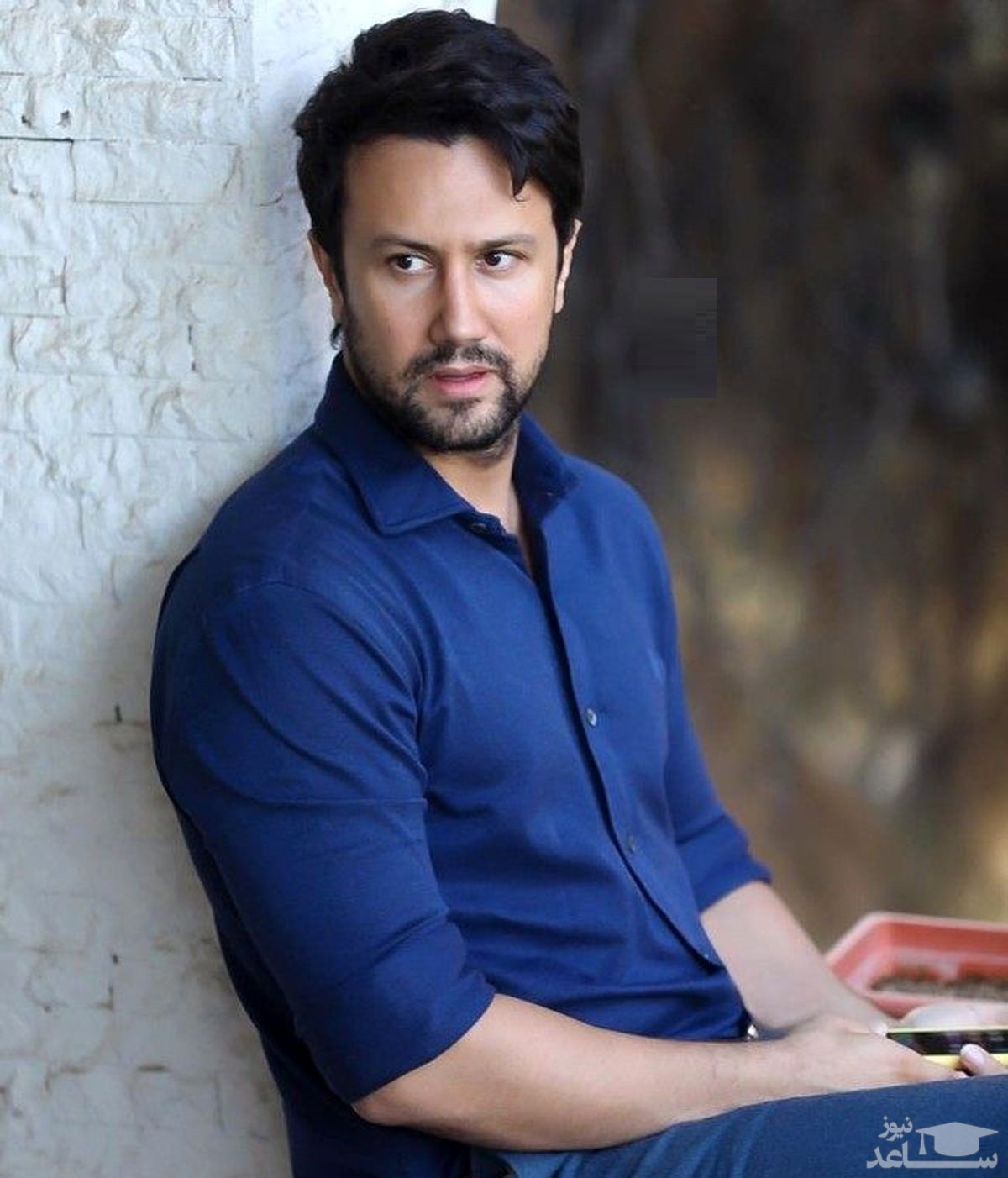 شاهرخ استخری در طلا فروشیش سنجاق