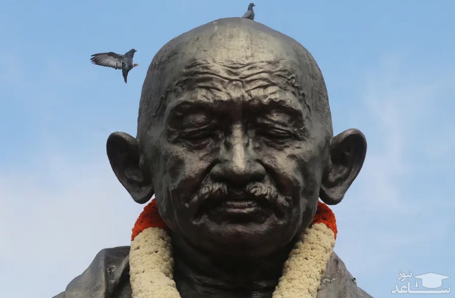 مجسمه مهاتما گاندی رهبر استقلال هند در شهر بنگلور هند/ EPA