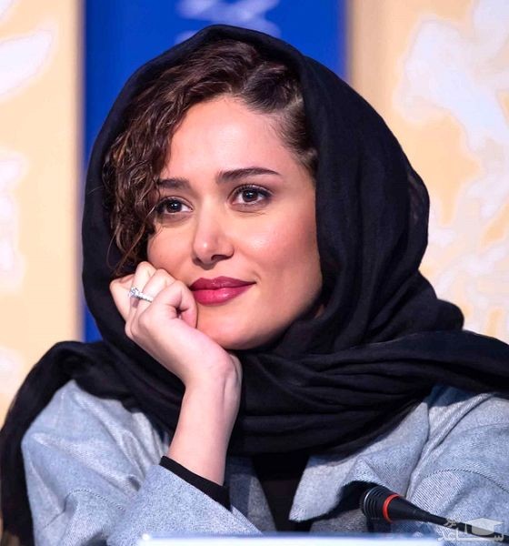 پریناز ایزدیار در کنار مادر و خواهرزاده اش