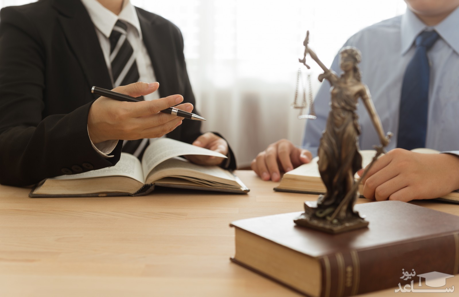 مشاور حقوقی کیست و چه وظایفی دارد؟