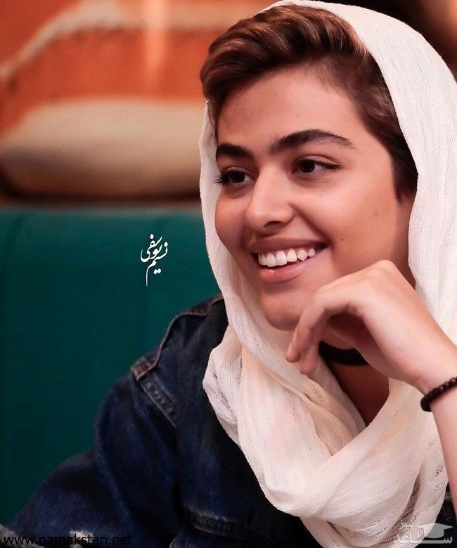 ژست متفاوت ریحانه پارسا در طبیعت