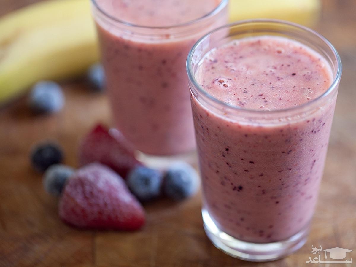 روش تهیه اسموتی موز و انگور 