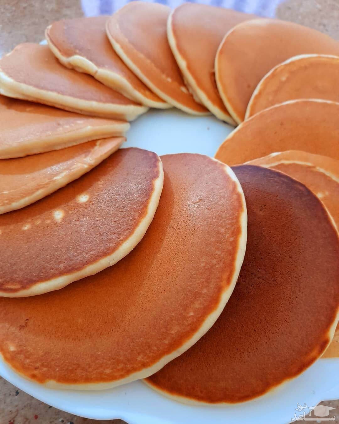 روش پخت پنکیک ساده با شیر و آب