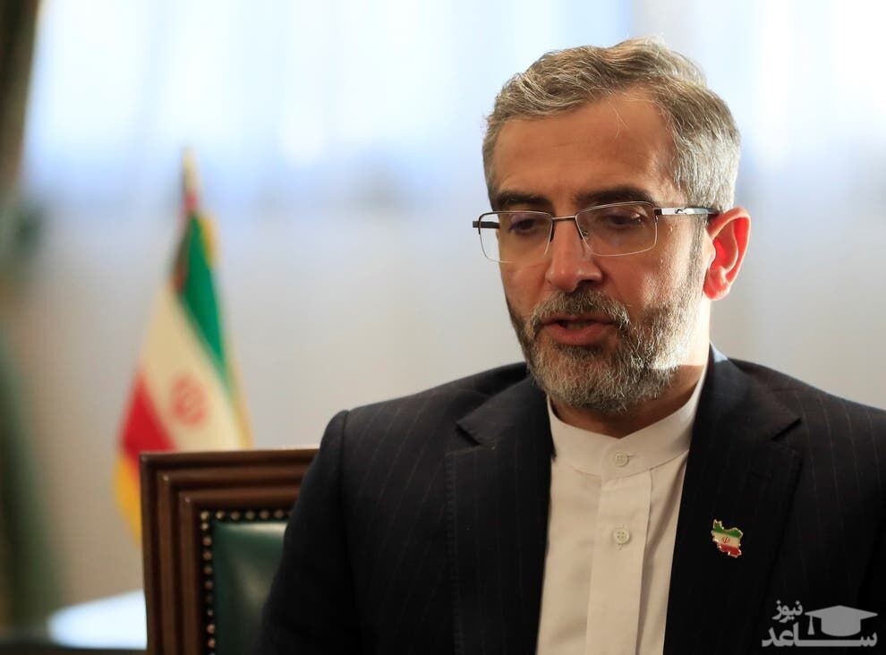 نجابت یا نقطه ضعف؟!؛ باقری کنی خانم‌ها را مستقیم نگاه نمی‌کند!