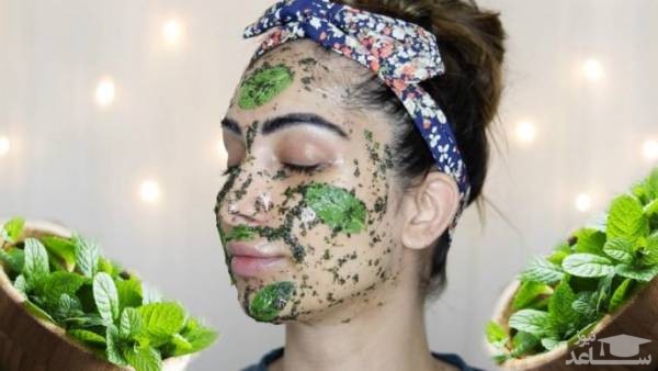 ماسک نعناع روی صورت