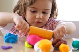 نشانه های اوتیسم و اختلال حواس در کودکان