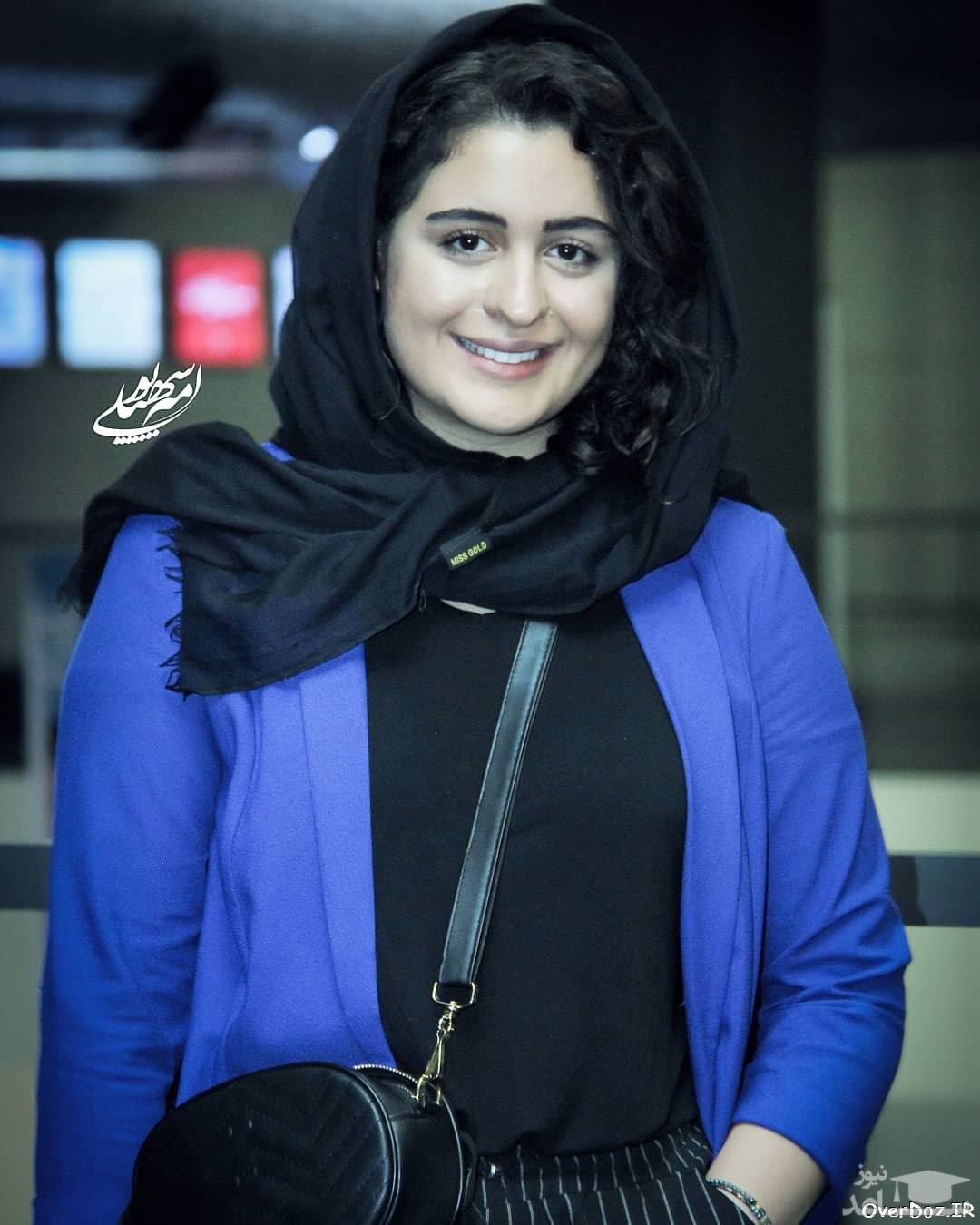 فاطیما بهارمست روی صحنه تئاتر