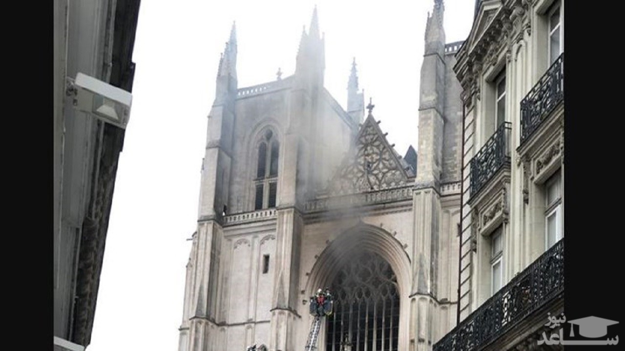 (فیلم) آتش‌سوزی در کلیسای جامع «نانت» فرانسه