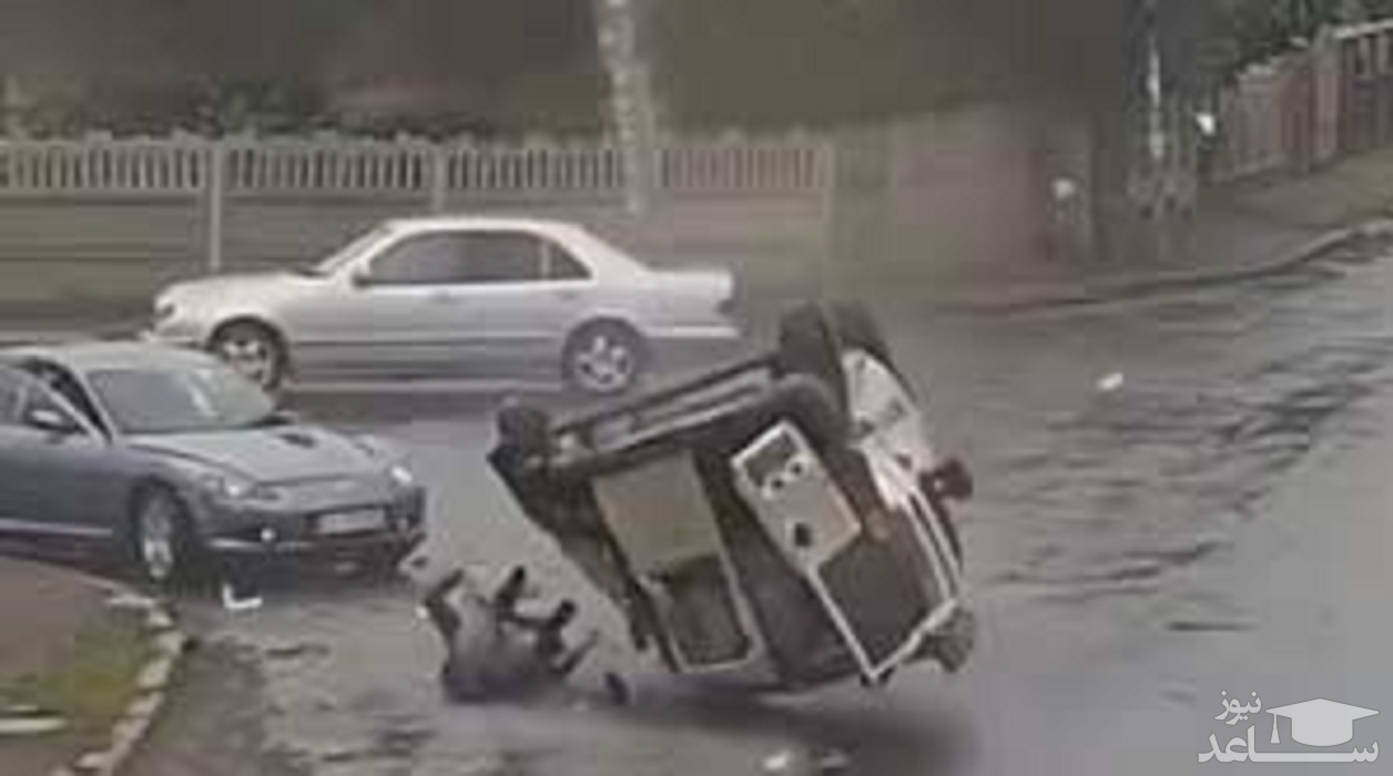 (فیلم) بیرون پرت شدن راننده خودروی شاسی بلند پس از یک تصادف شدید 