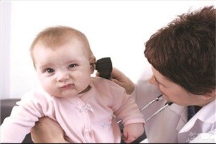 تاثیر وضعیت شیر دادن در شنوایی نوزادان