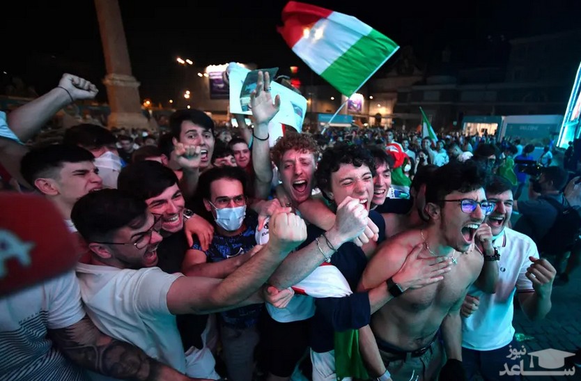 شادمانی طرفداران تیم ملی فوتبال ایتالیا از زدن گل به اتریش در مسابقات یورو 2020 