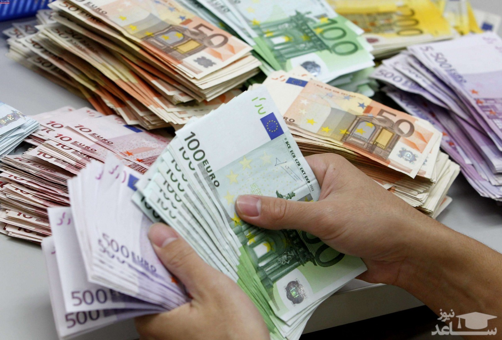 نرخ رسمی یورو و پوند افزایش یافت/دلار ثابت ماند