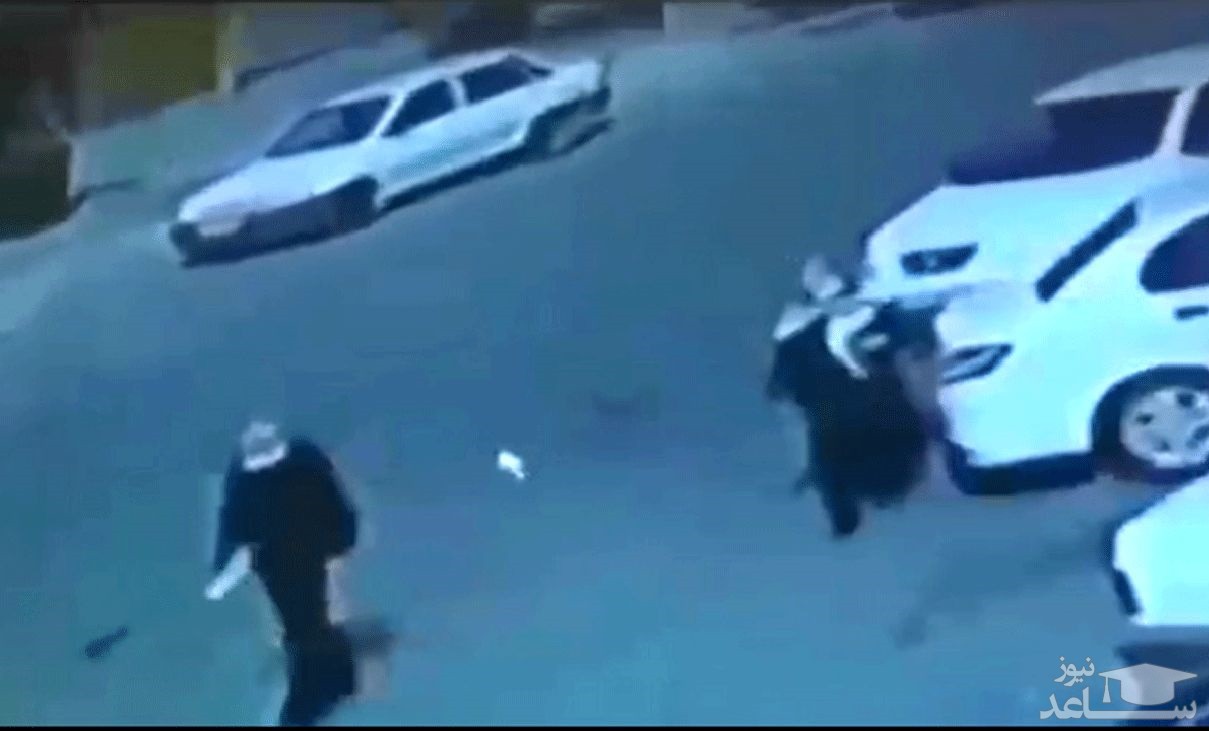 (فیلم) حمله وحشیانه سارق برای سرقت دستبند زن اهوازی