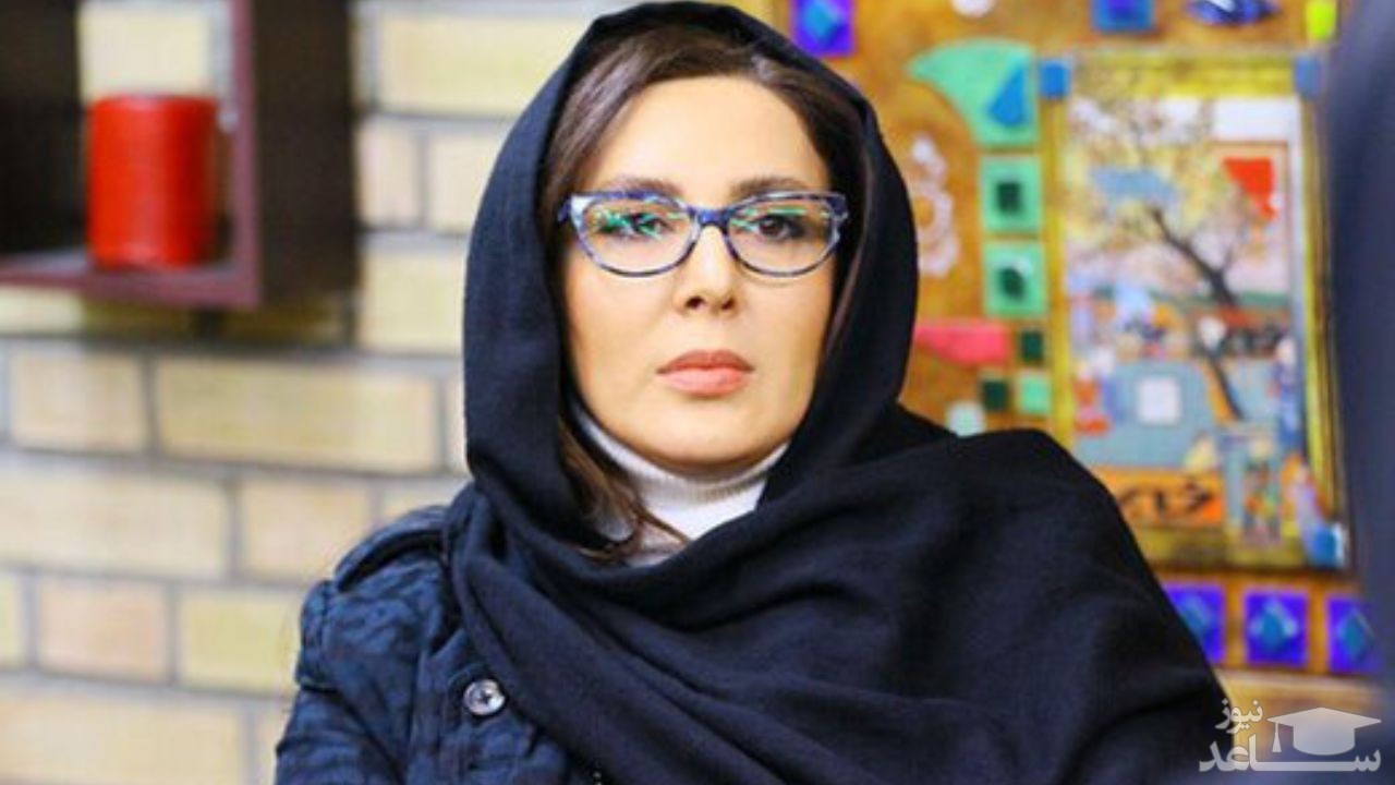 لیلا بلوکات با کلاه مرواریدی