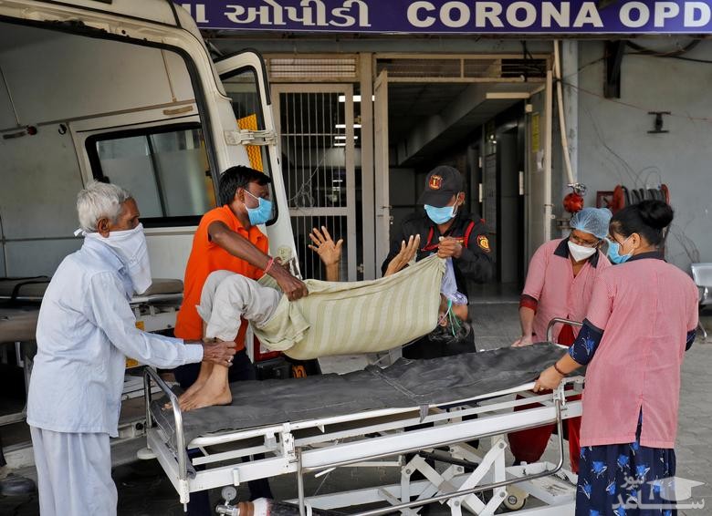 بخش بستری بیماران مبتلا به کووید-19 در بیمارستانی در شهر احمدآباد هند/ رویترز