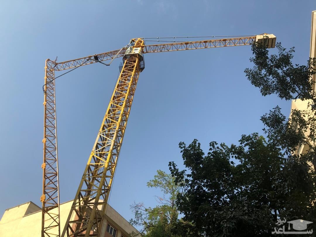 (فیلم) سقوط وحشتناک یک جرثقیل برجی