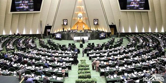حسین‌زاده: مجلس سه فوریت طرح تعطیلی یک‌ماهه کشور را تصویب کند