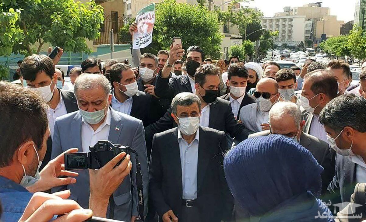 (فیلم)  درگیری طرفداران احمدی‌نژاد با کارمندان وزارت کشور