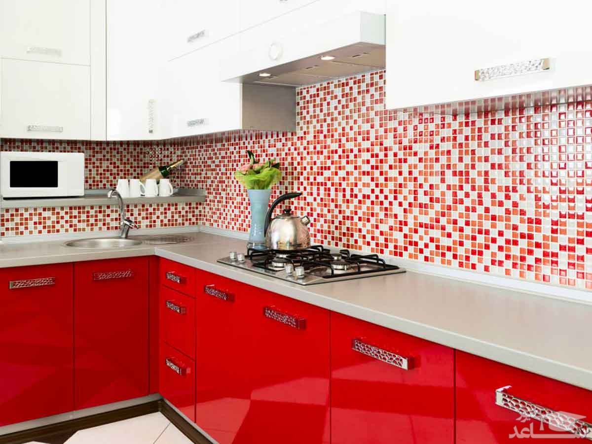 کابینت قرمز روشن