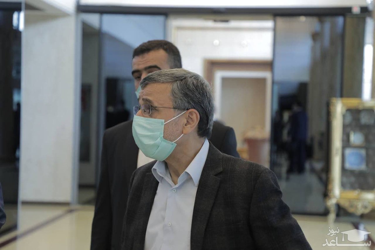 محمود احمدی‌نژاد از کشور خارج شد